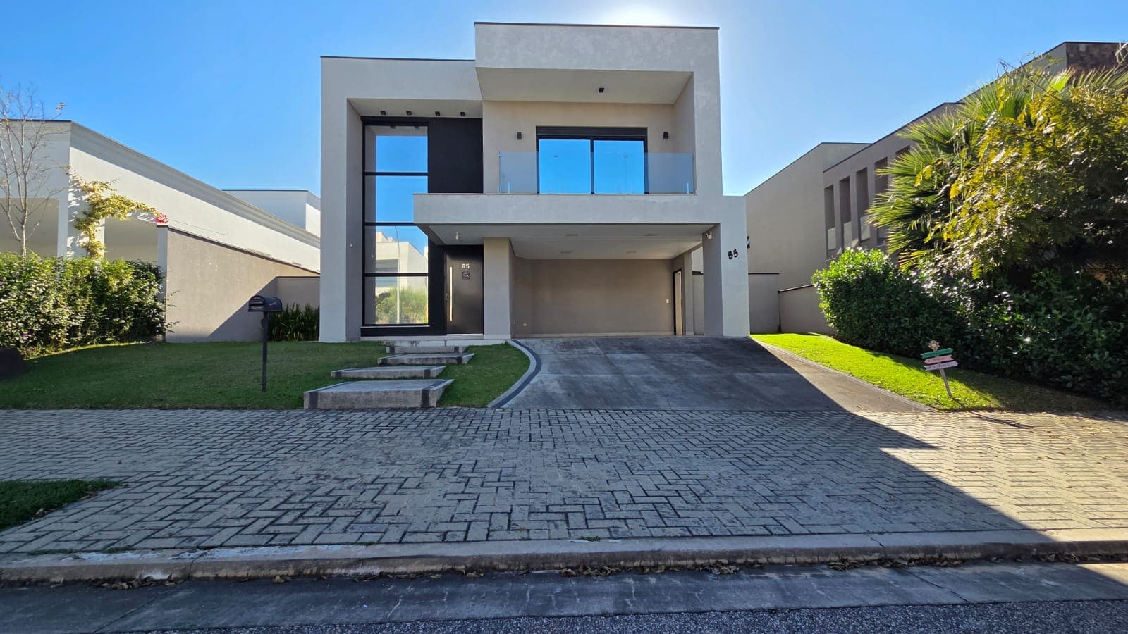 Casa contemporânea no Alphaville II, localizado em Urbanova • São José dos Campos/SP